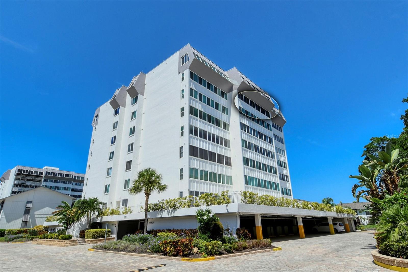 1125 W Peppertree Drive 706