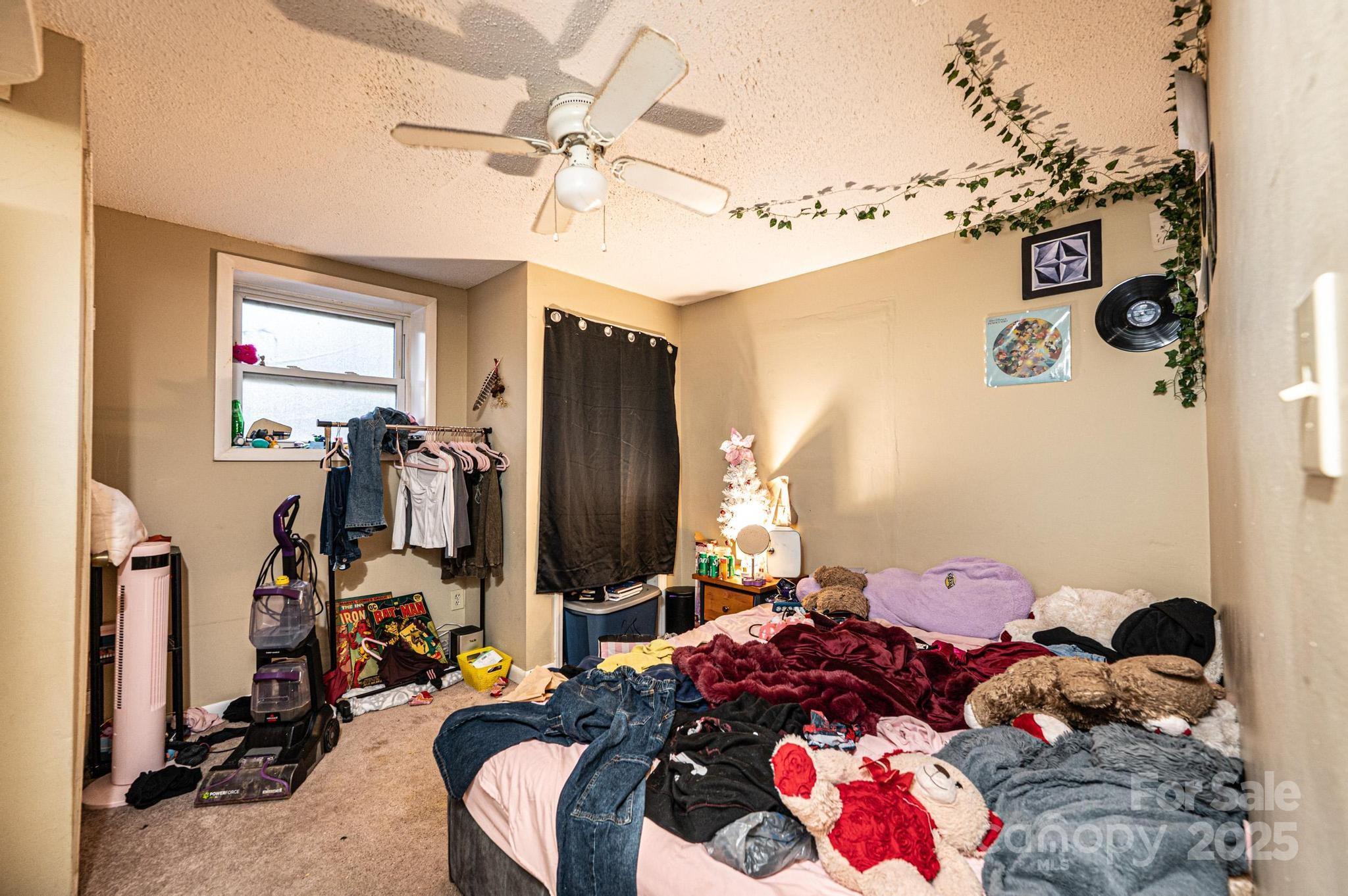 711 Meredith Court SW