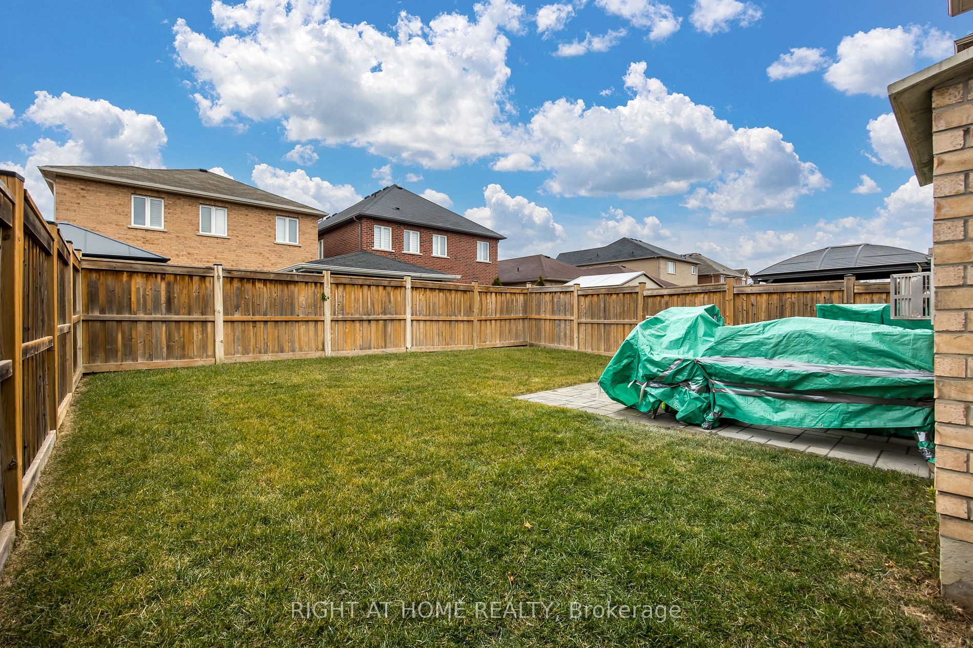161 Niagara Tr