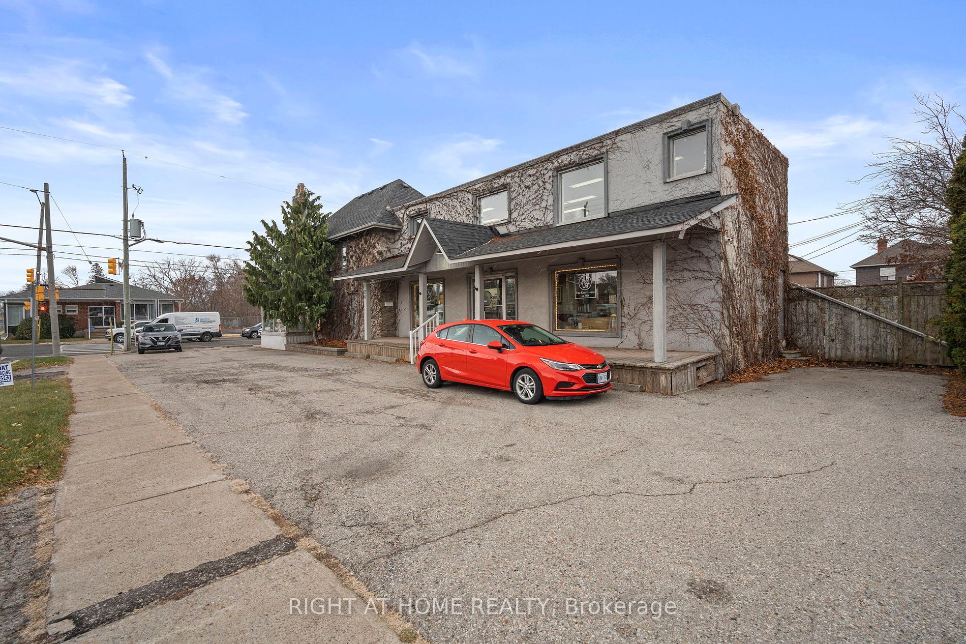 26 Ritson Rd N, Rd Entire
