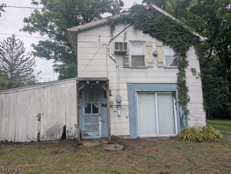 141 4th St
