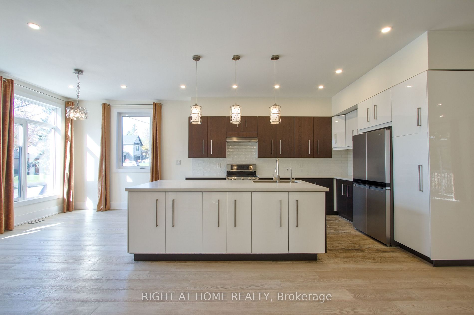 133 Roxborough Rd Main