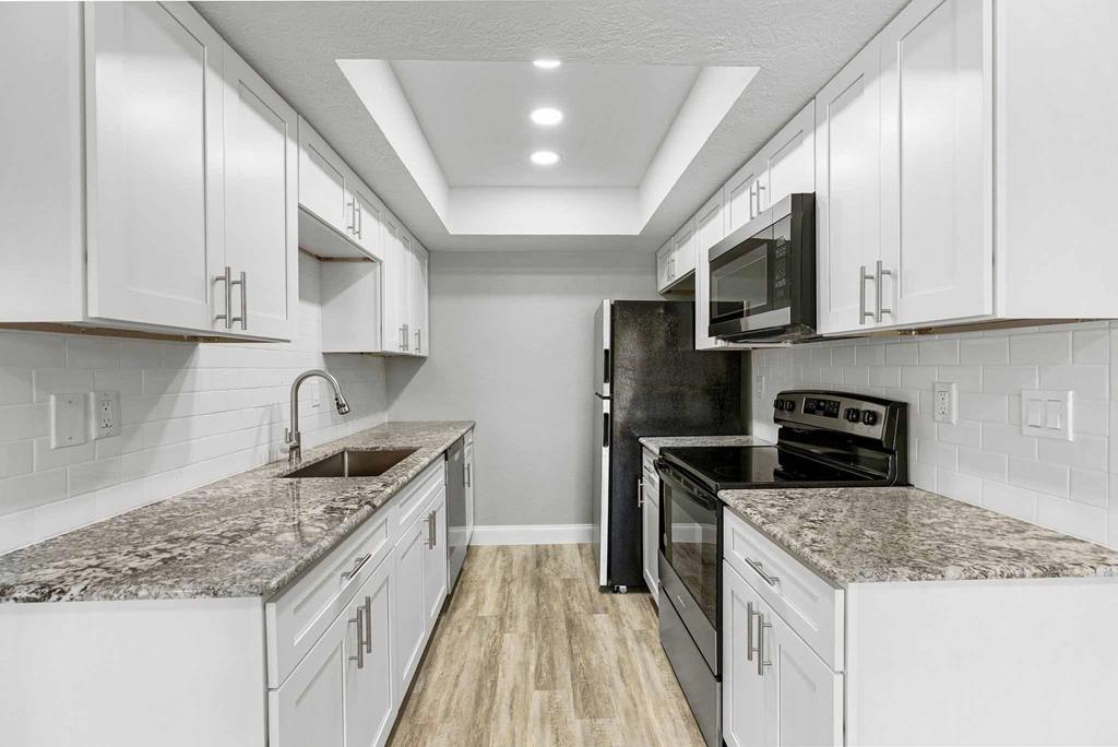 Come stay in charming Harbor Oaks at Haven Rockport! This apartment community is quiet, family friendly and waiting for you! Photos are of different units available from classic to partially renovated or fully renovated. Call us today to schedule a tour!