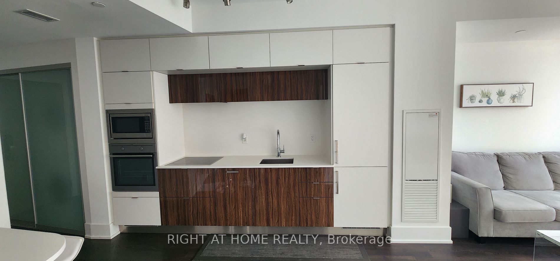 10 York St 3712