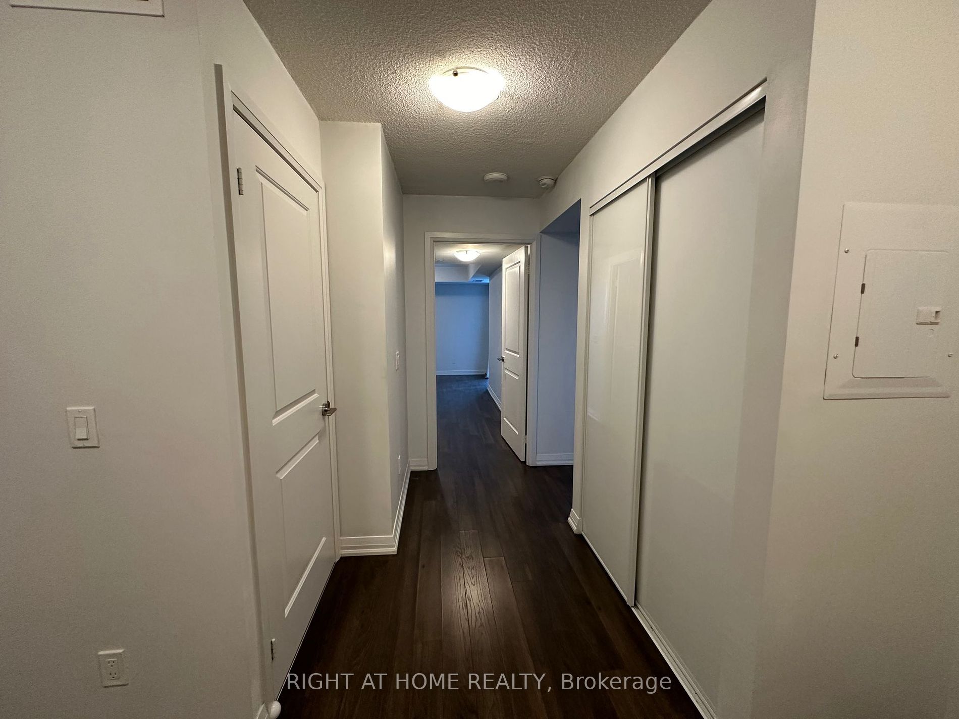 30 Meadowglen Pl 501