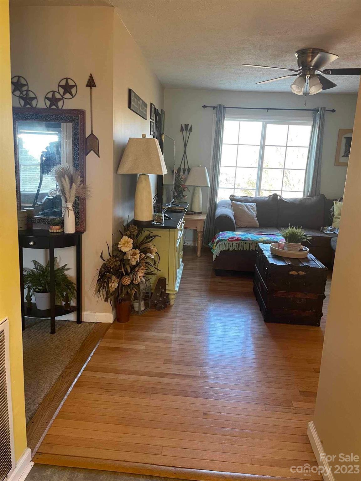 4532 Horseshoe Bend Road