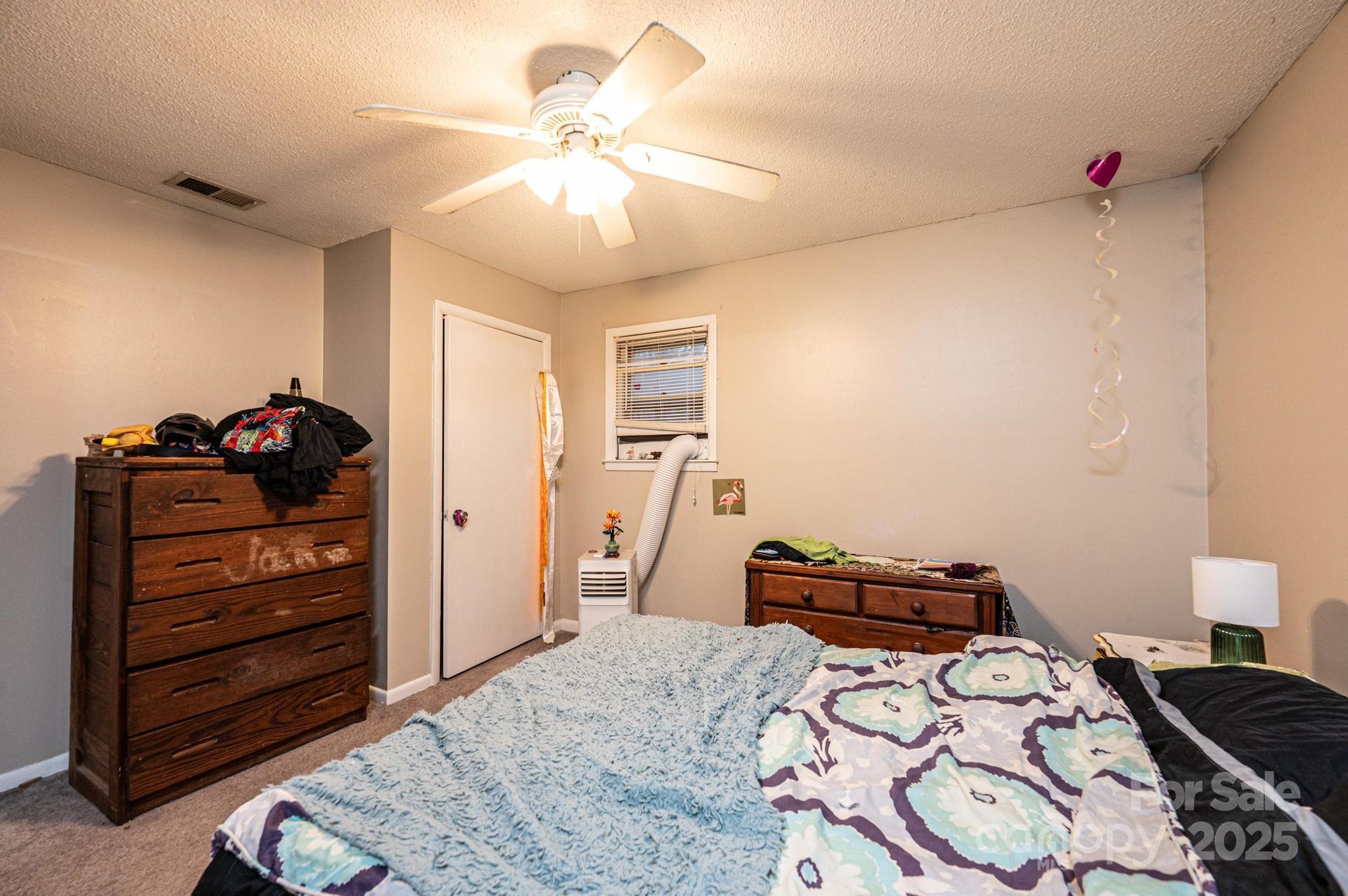 711 Meredith Court SW