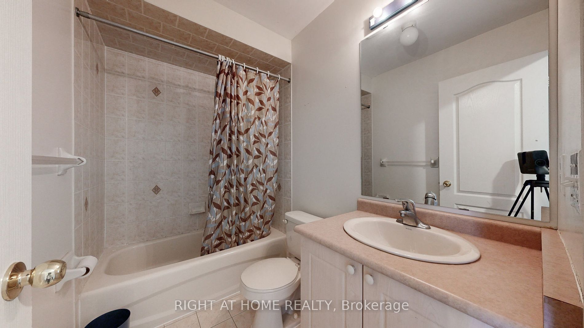 38 Jenkinson Way 131