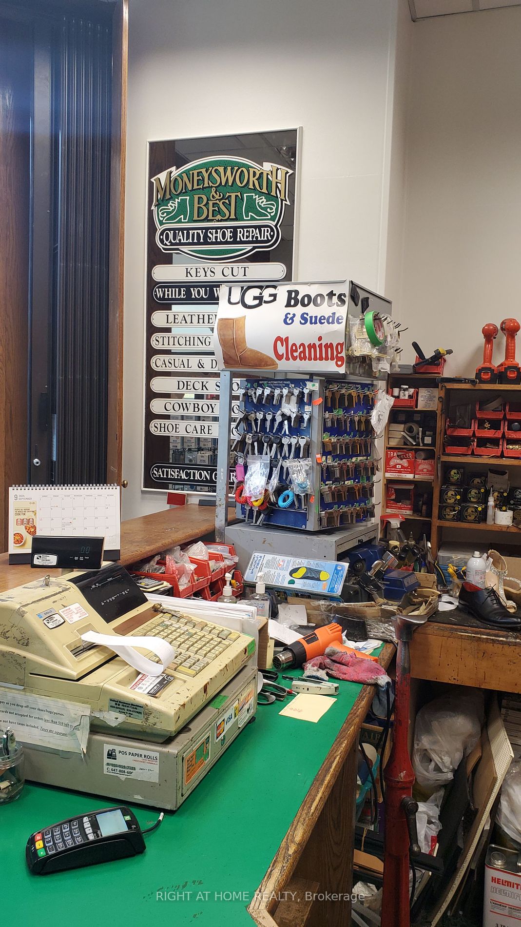 6412 Yonge St 188