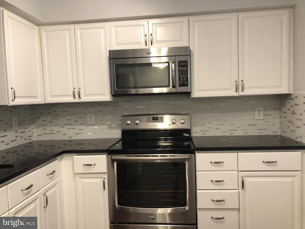 545 E Braddock Road 304