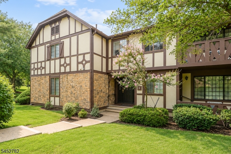 1 Avon Ct