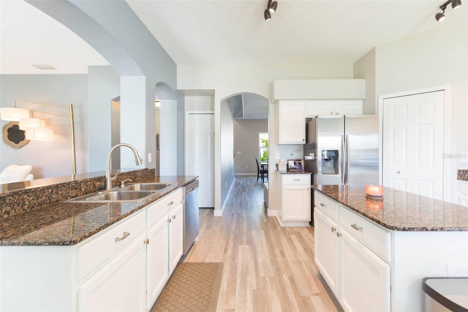 7352 Cutwater Lane