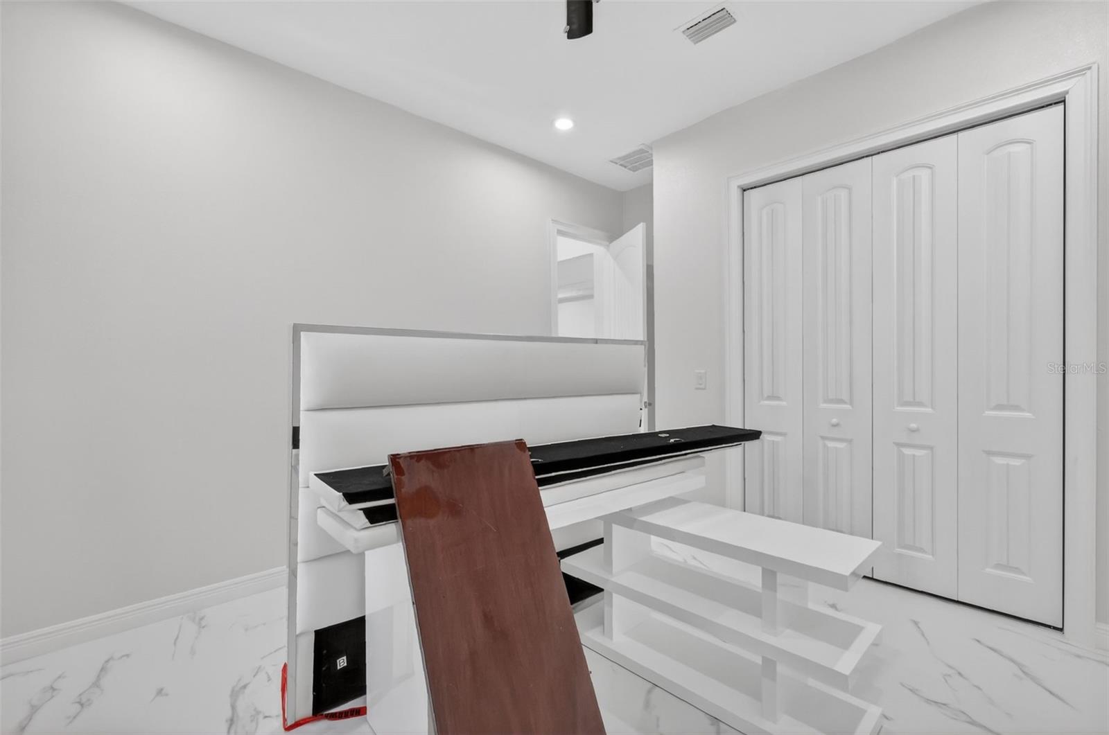 588 Dowling Circle