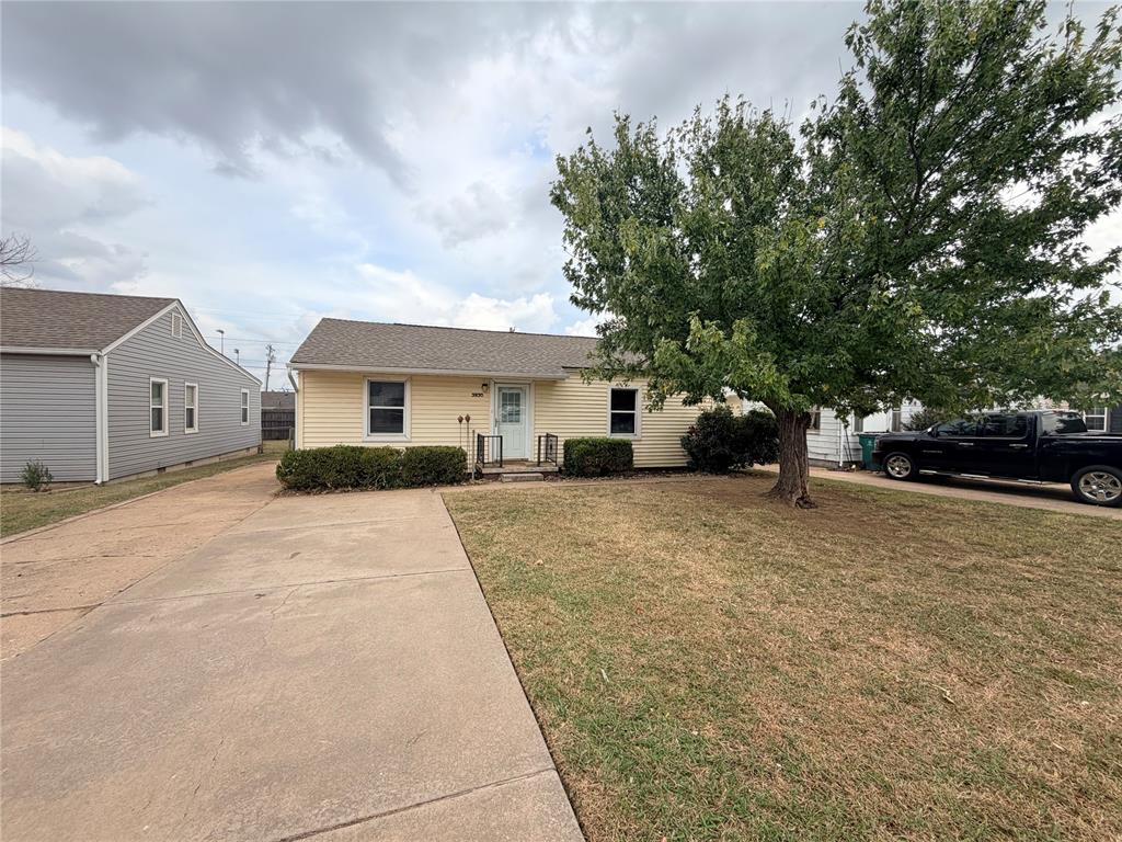 Charming Starter Home or Investment Opportunity!
Welcome to this inviting home offering great potential and solid updates! Enjoy peace of mind with newer siding, windows, and HVAC system all big-ticket items already taken care of. Inside, you’ll find a comfortable layout with a spacious master bedroom and the exciting possibility of beautiful hardwood floors hidden under the carpet. The property is move-in ready but also offers room to add your personal touch or build equity with a few cosmetic updates. Perfect for first-time buyers looking for affordability and comfort, or investors seeking a solid rental opportunity. Conveniently located near schools, shopping, and transportation. Don’t miss out on this great value! Buyer to verify all information.