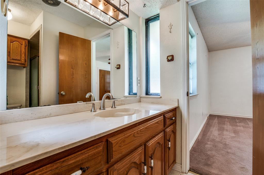 405 Shadowwood Trail