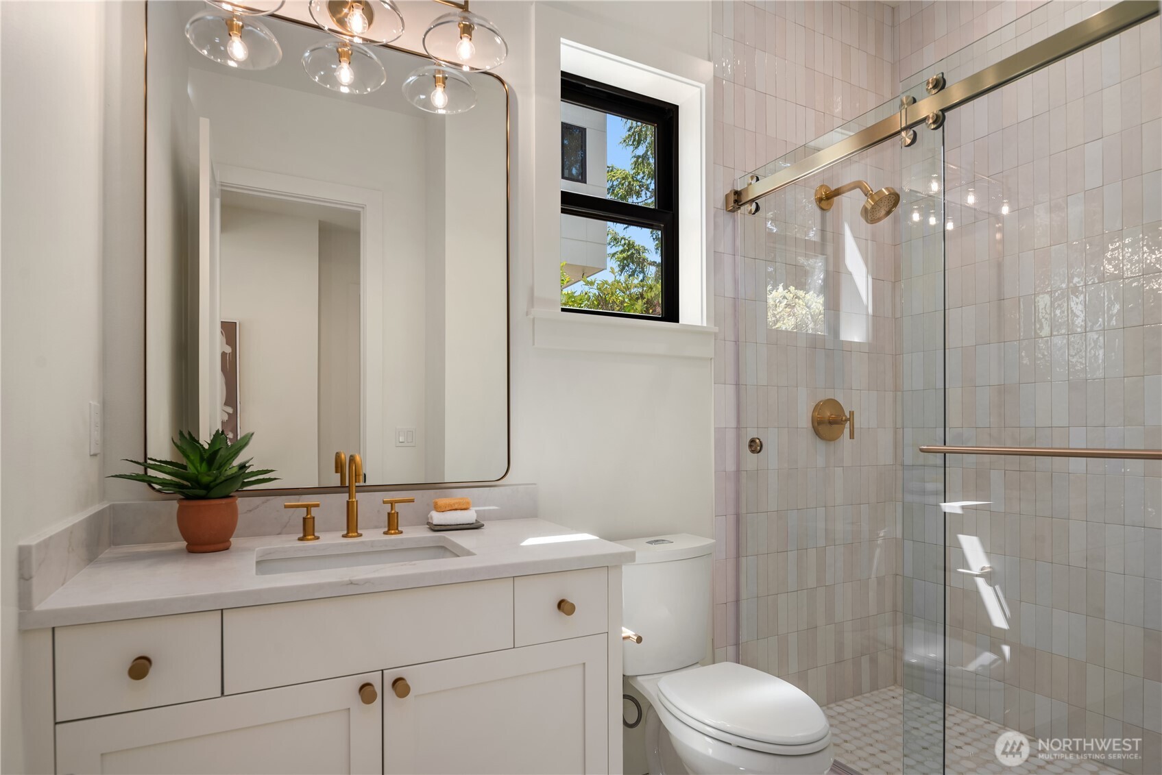 Ensuite bathroom