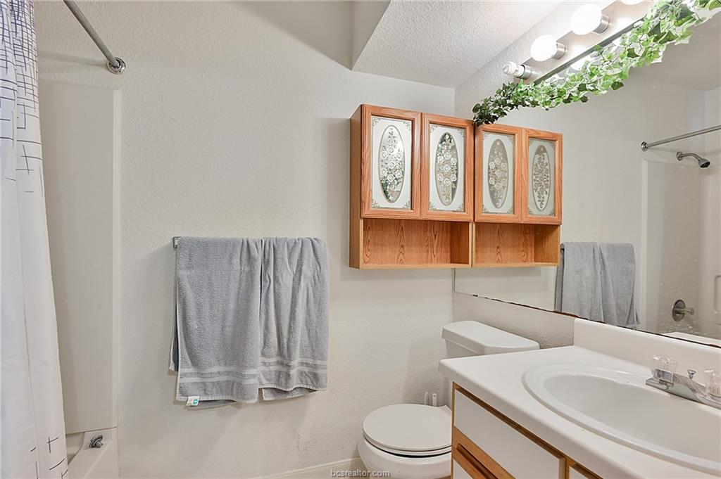 525 Southwest Parkway 303