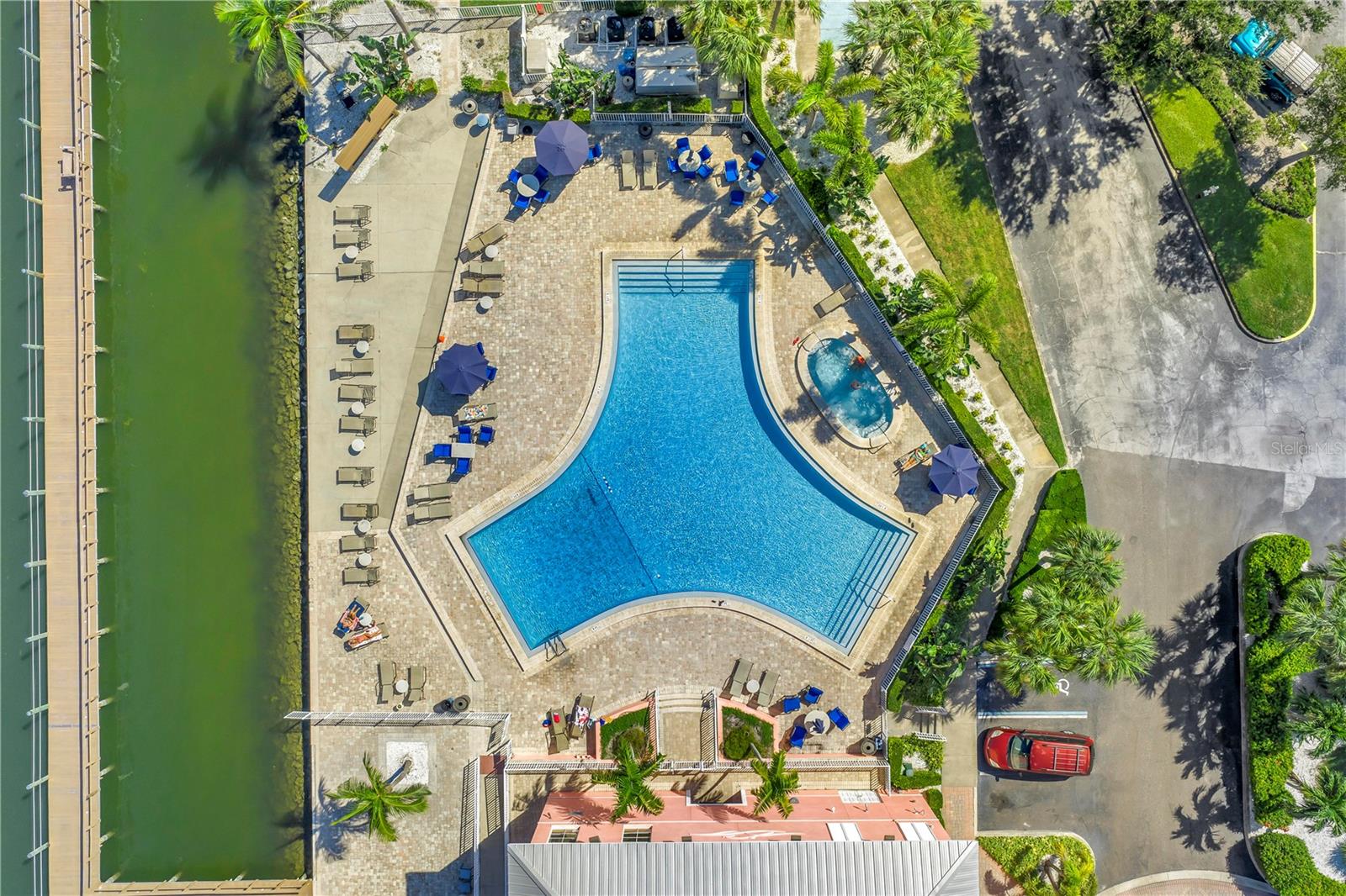 4982 Coquina Key Drive SE