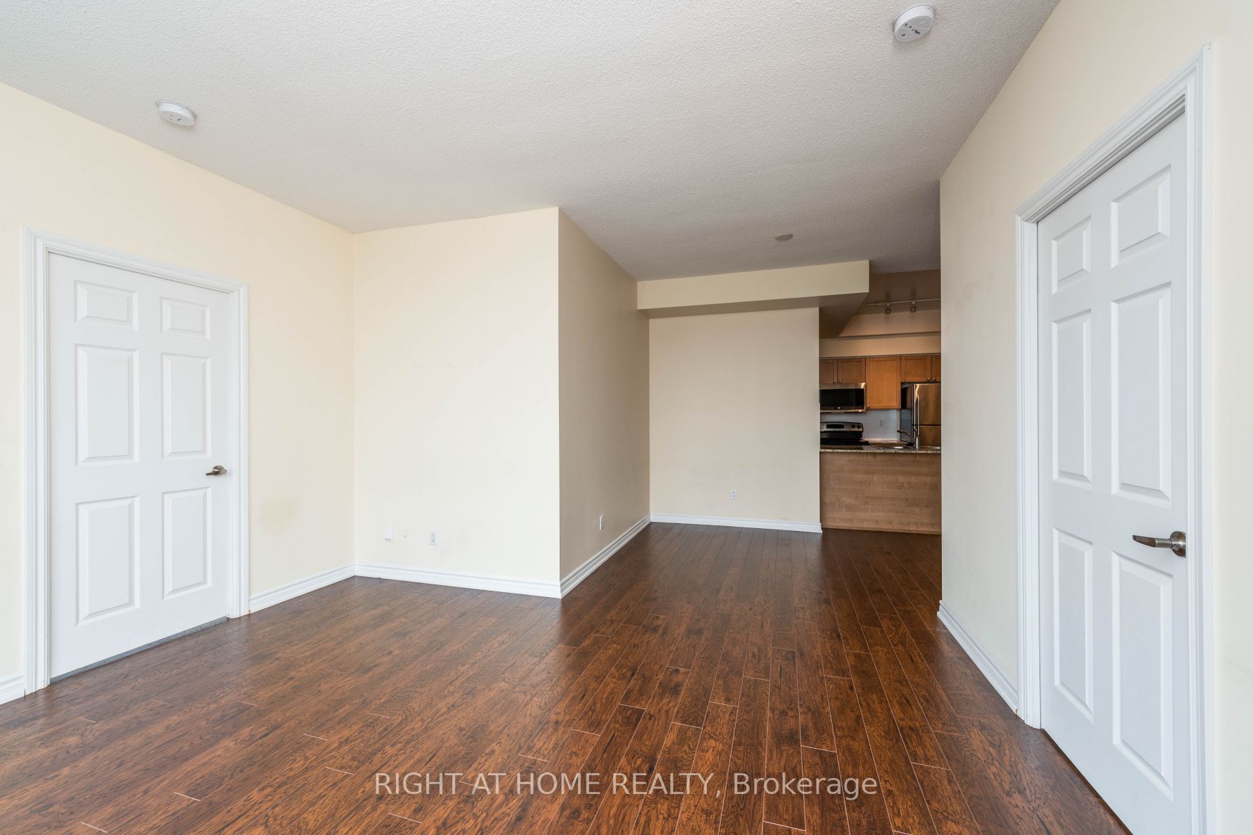 761 Bay St 2512