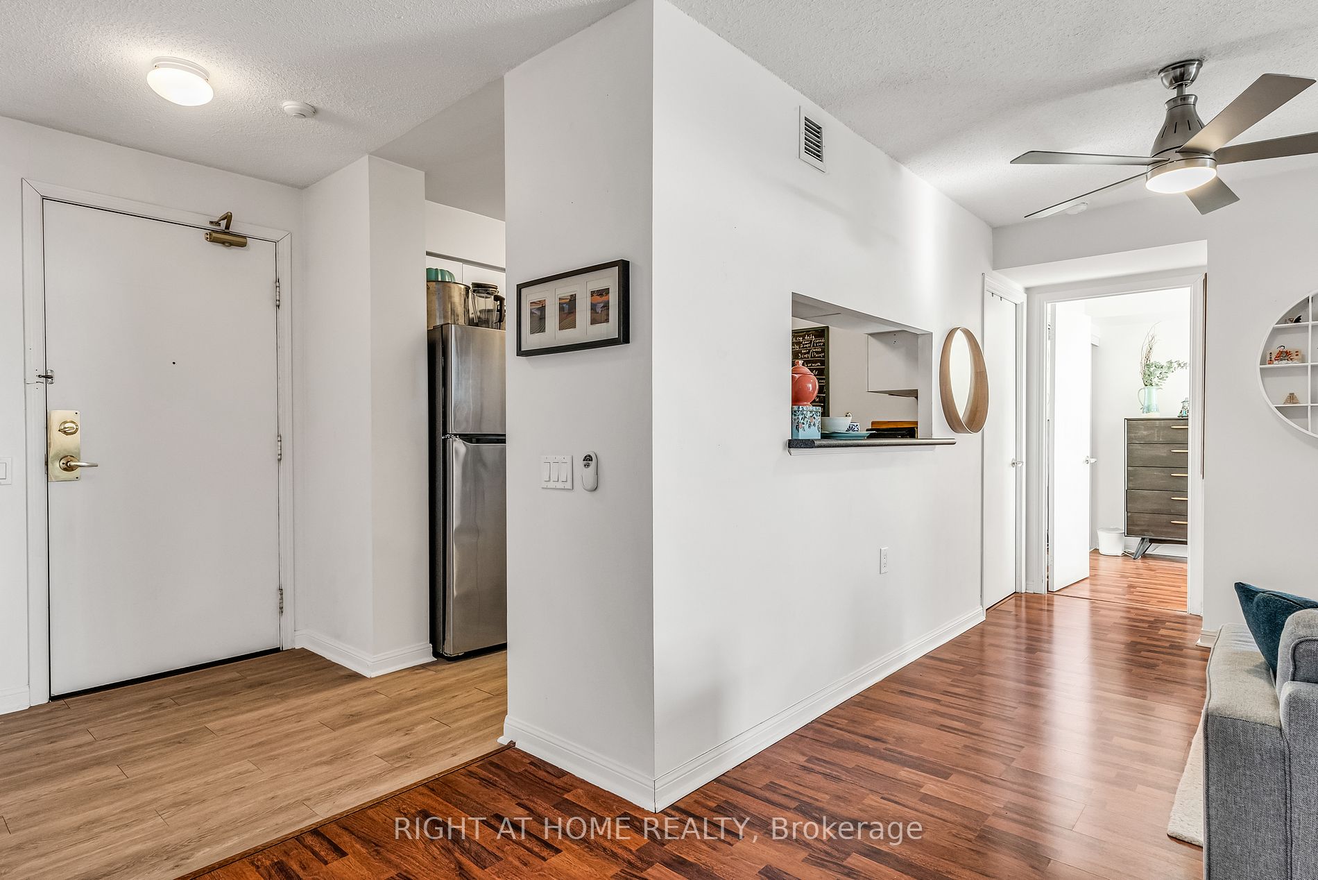 650 W Lawrence Ave 405