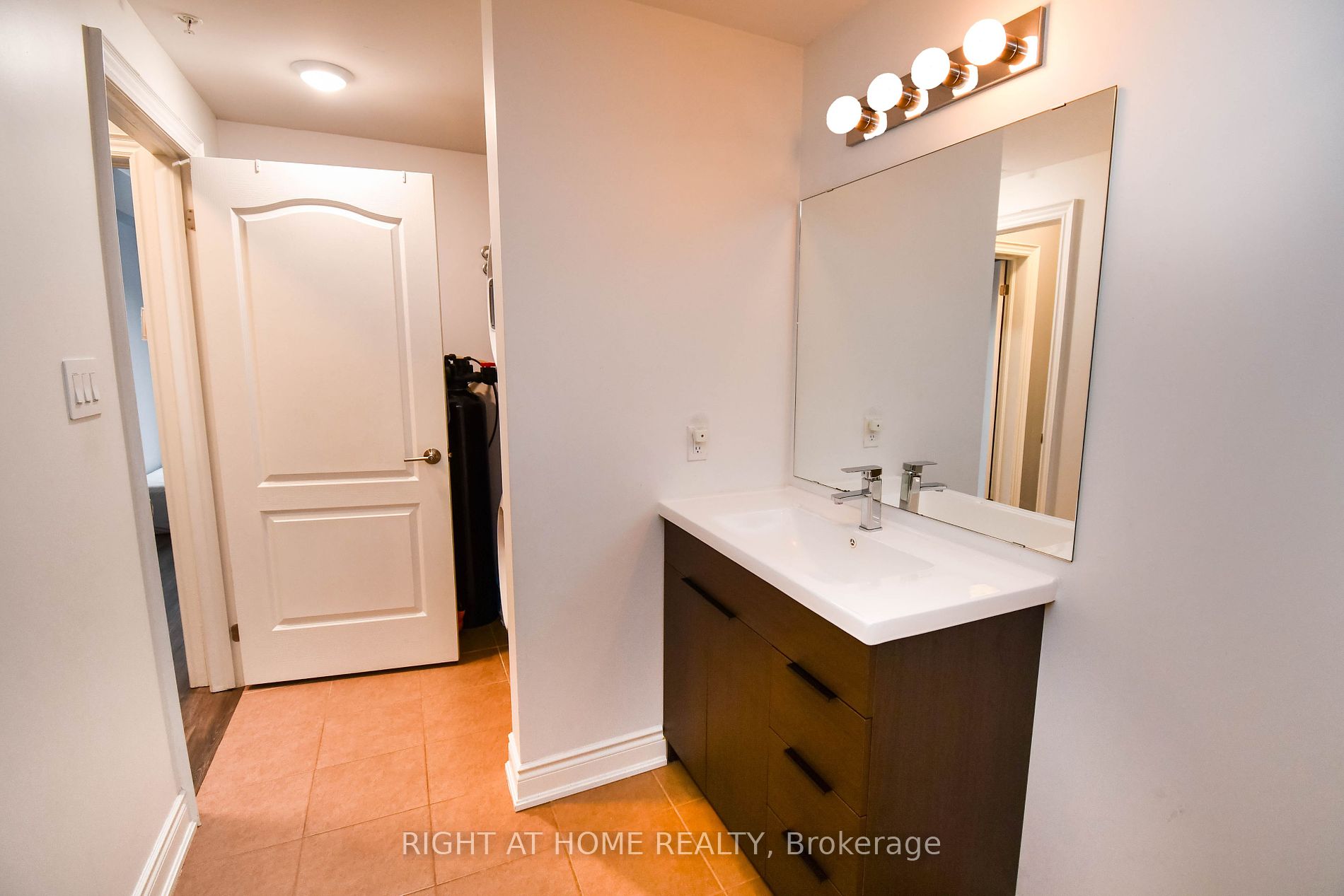 40 S Ferndale Dr 409