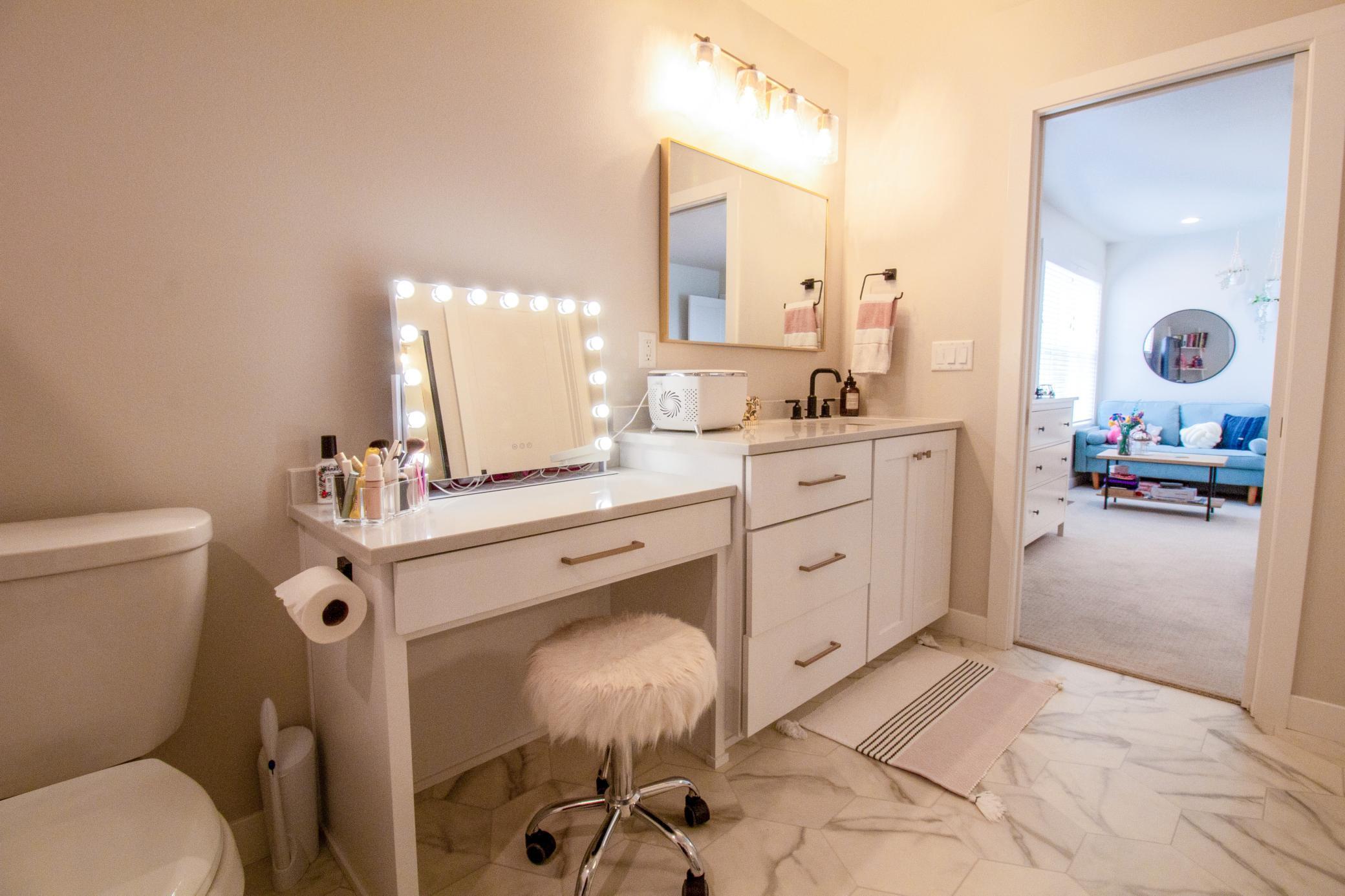 8825 Meadowlark Parkway