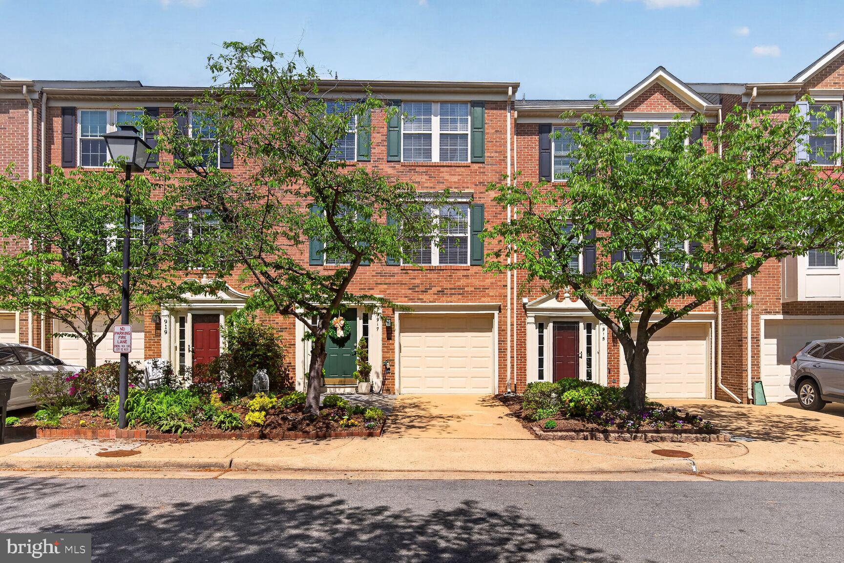 917 Rolfe Place