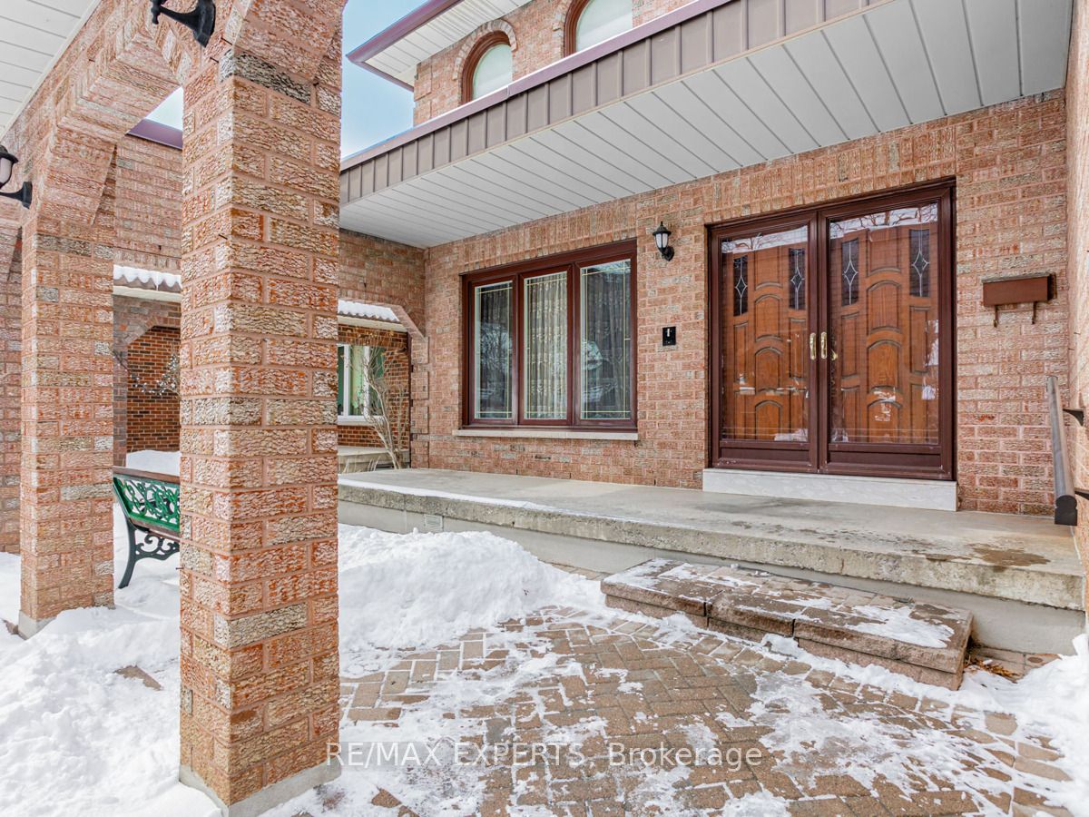 12 Arrowhead Dr