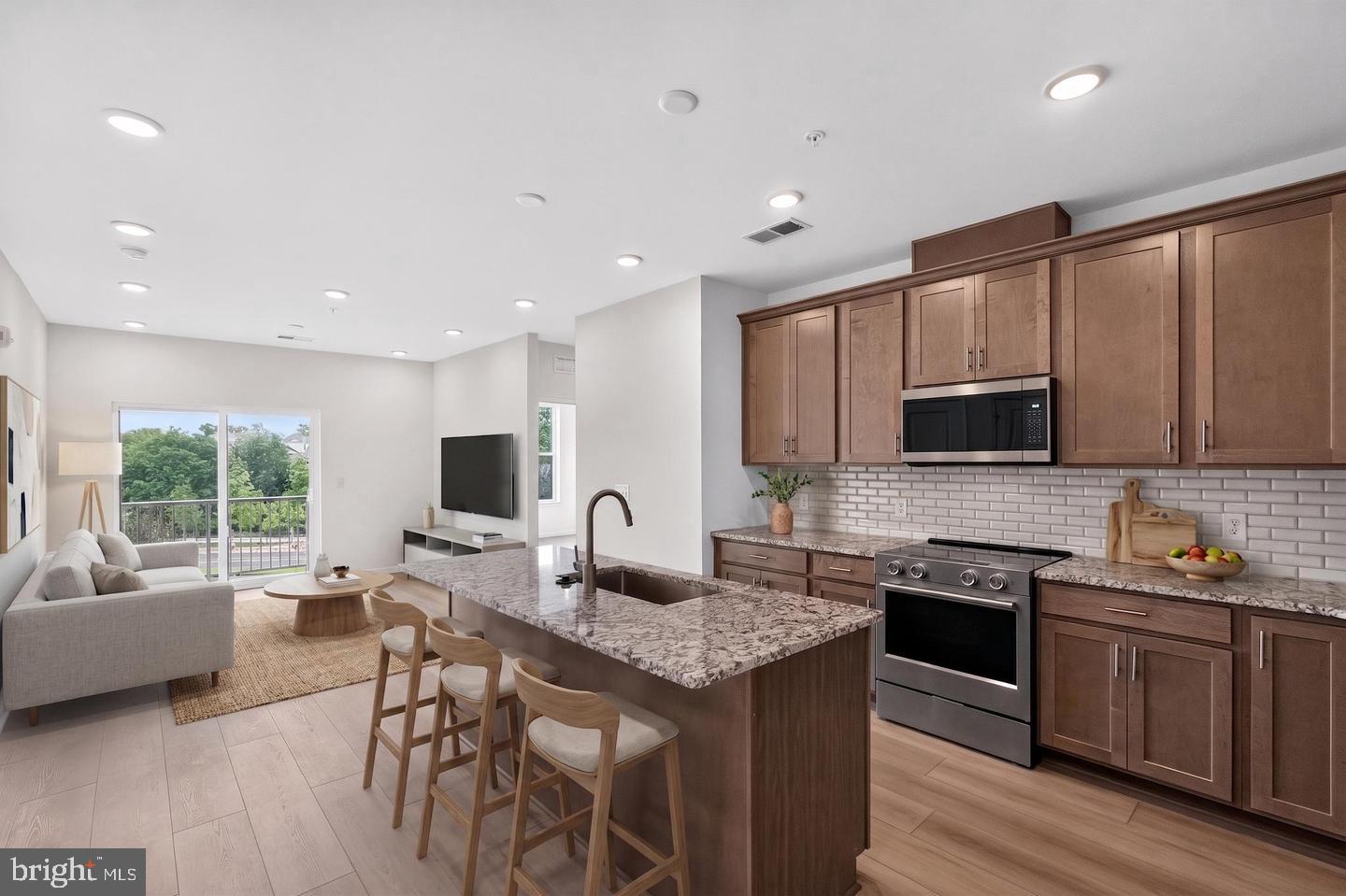 431 Washington Street 2212 FIRESTONE