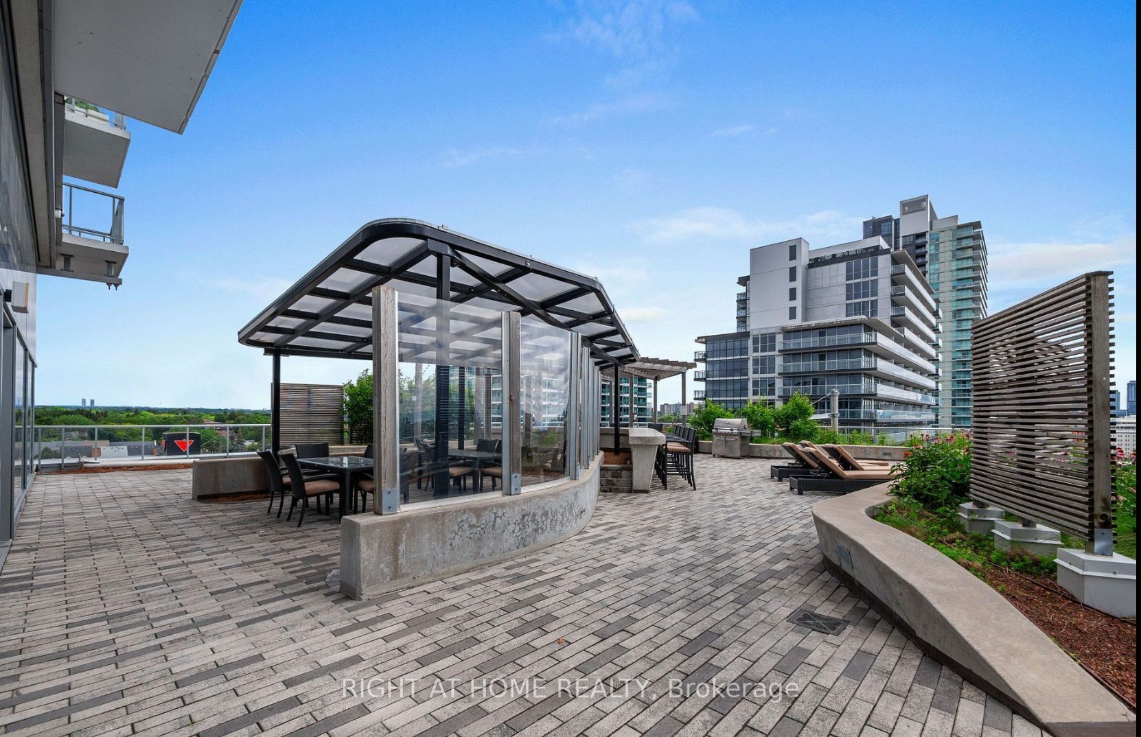 72 Esther Shiner Blvd 1009