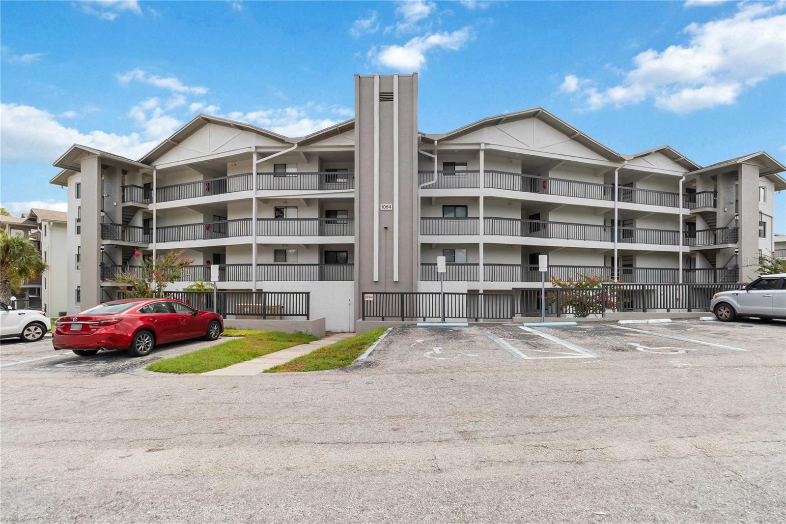 1064 Lotus Parkway 941