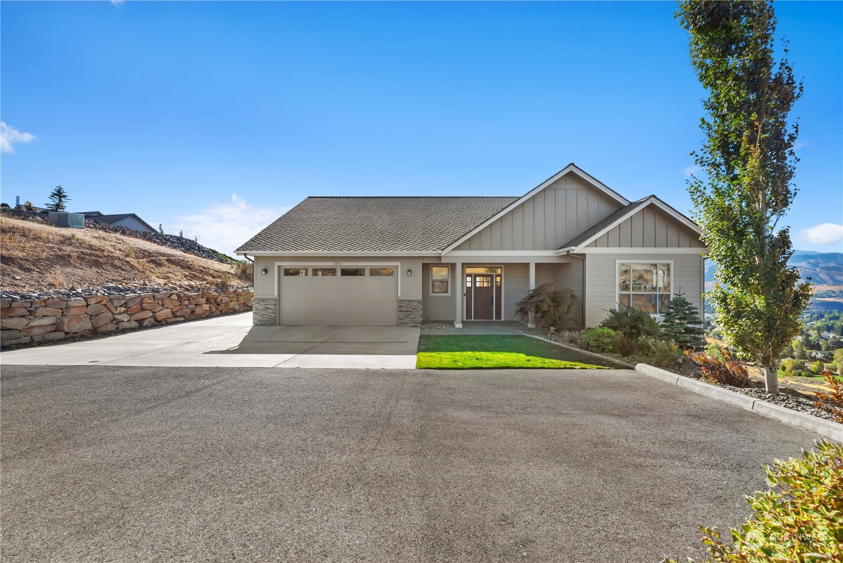 3852 Sky Crest Lane