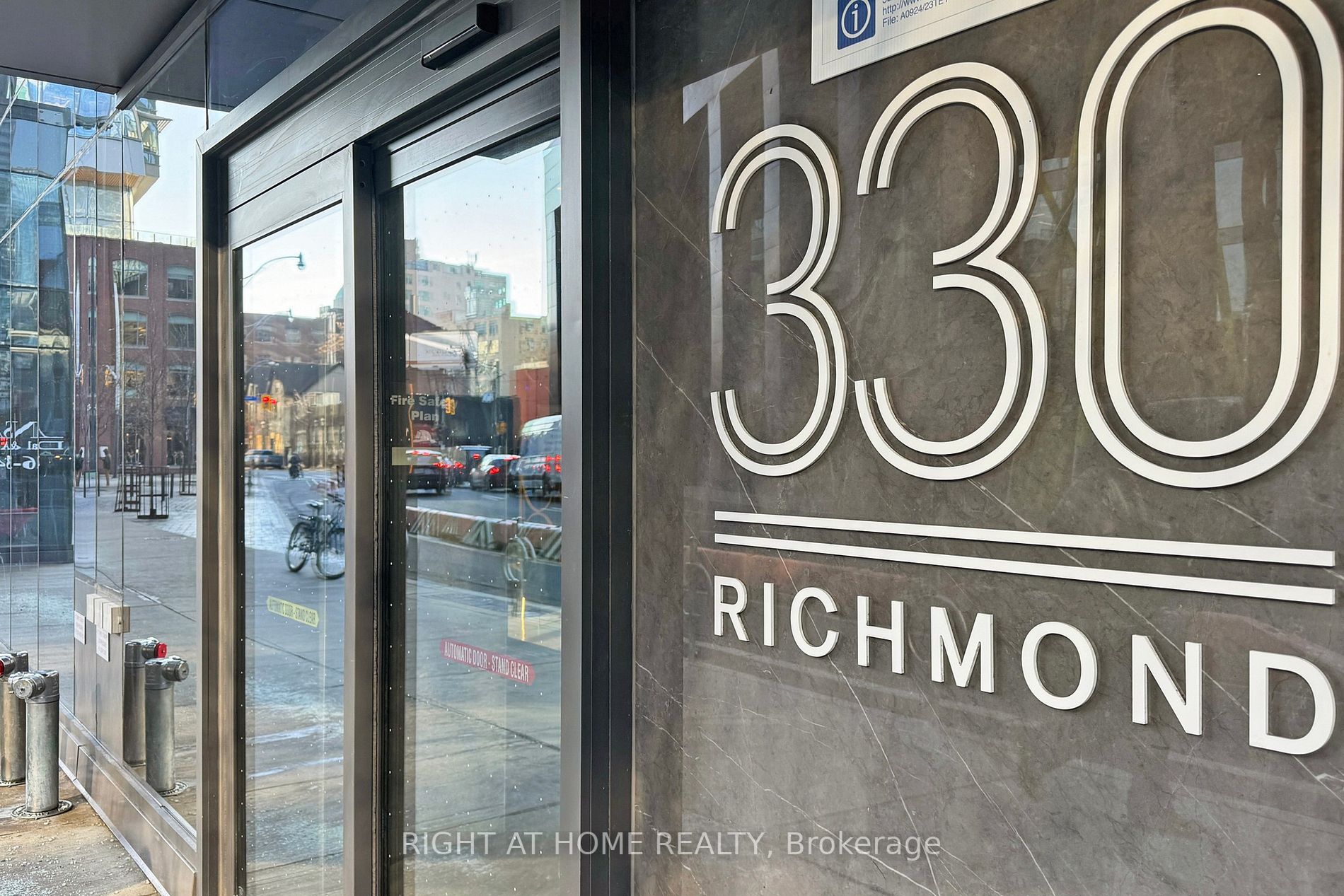 330 W Richmond St 209