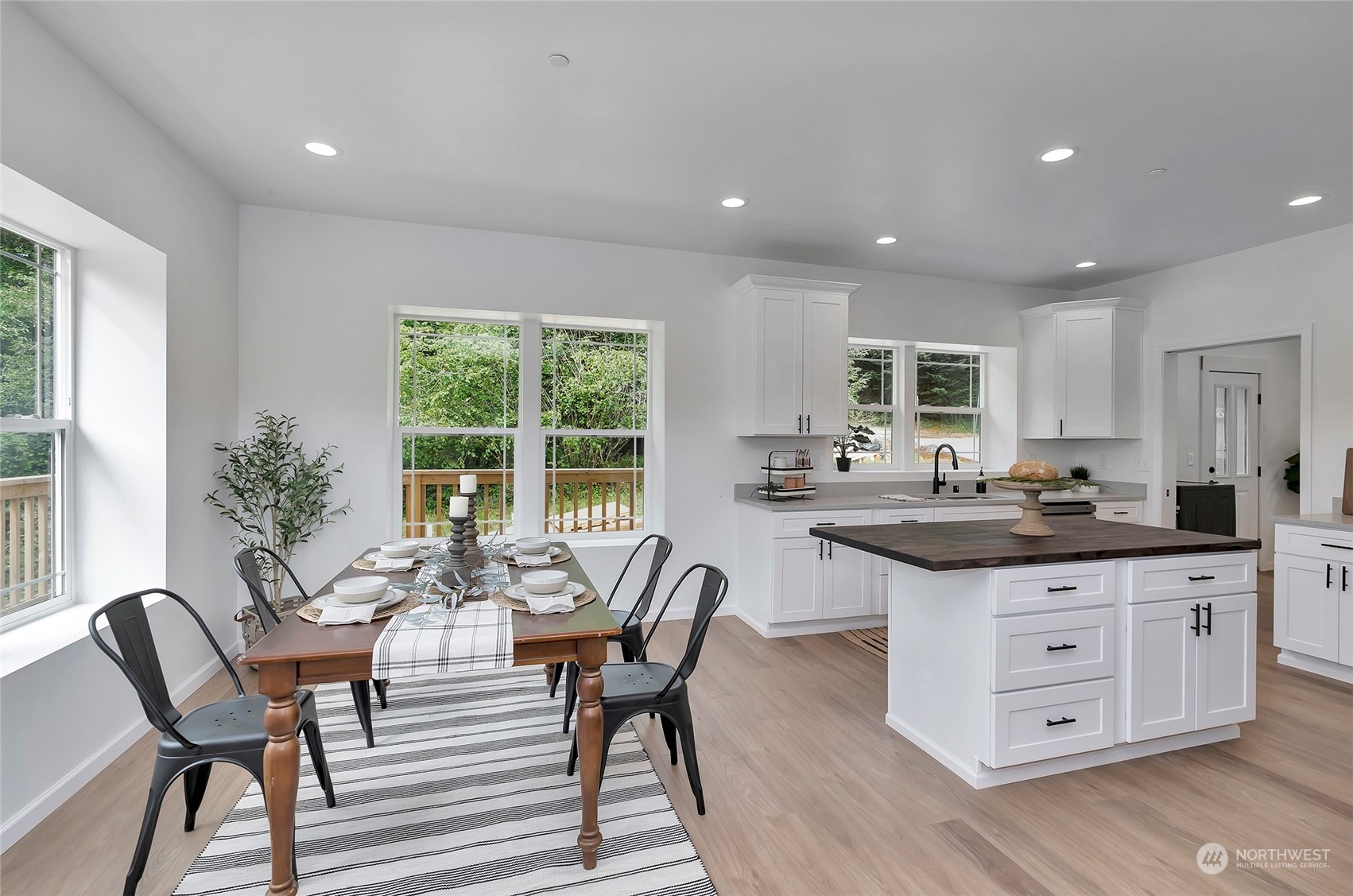 6319 Crescent Beach Road NW