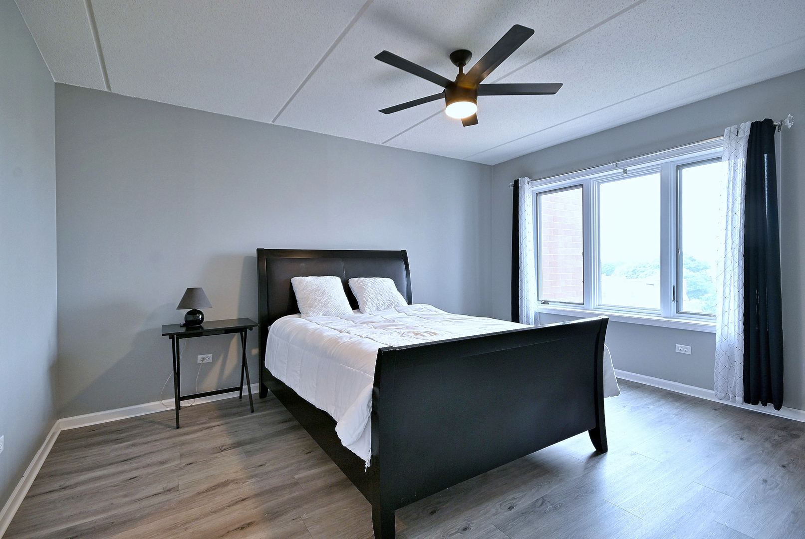 1 N Beacon Place 601