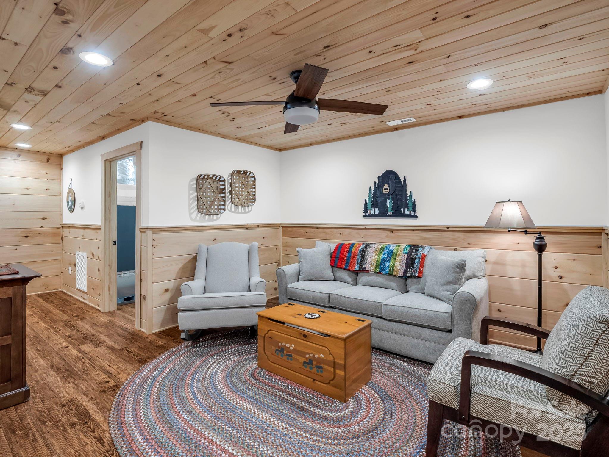 6022 Low Country Road