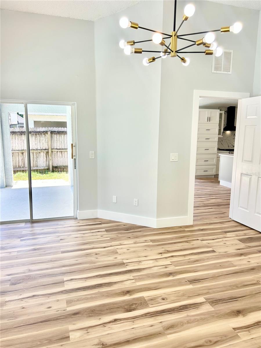 154 Woodbury Pines Circle