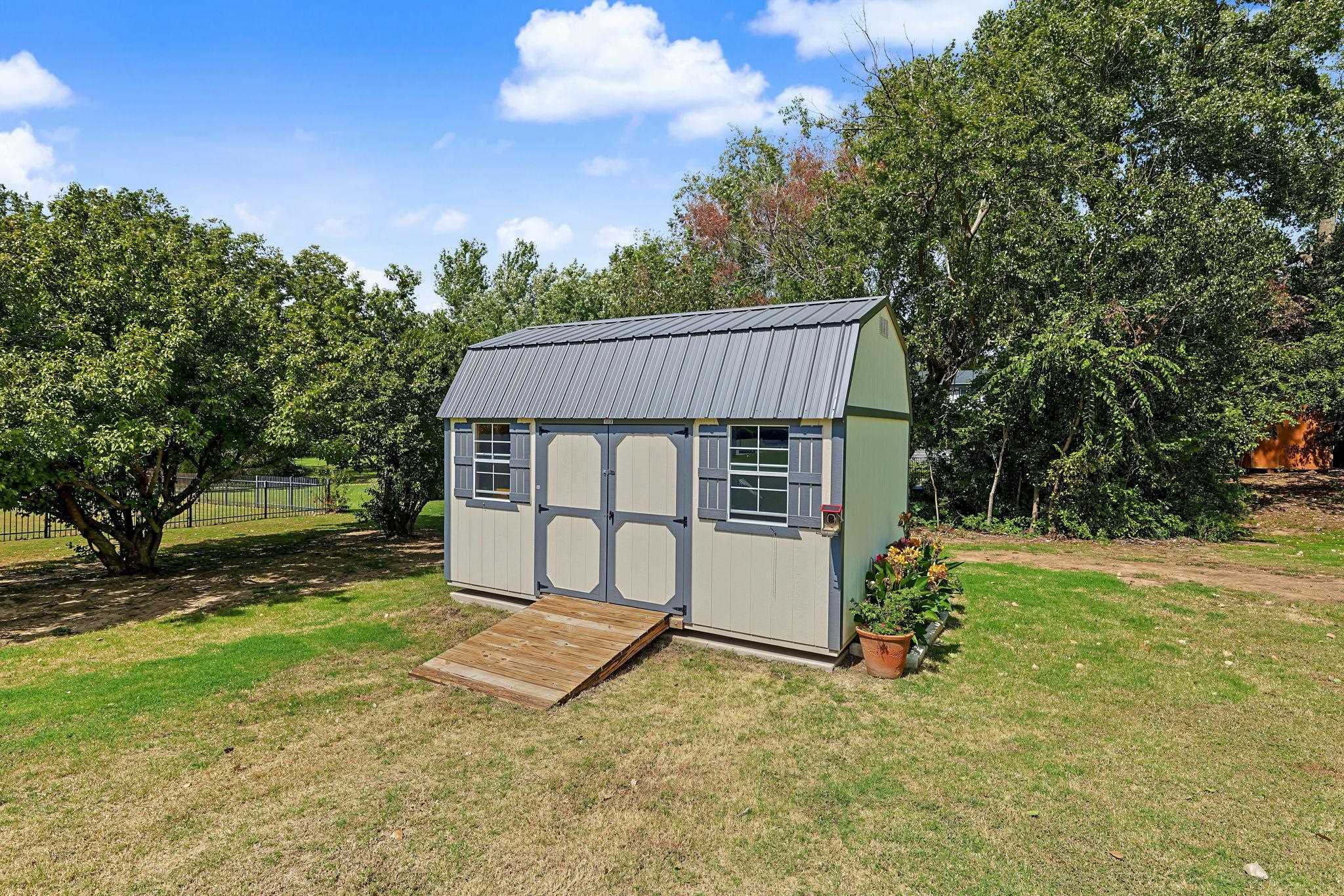 2116 Eastridge