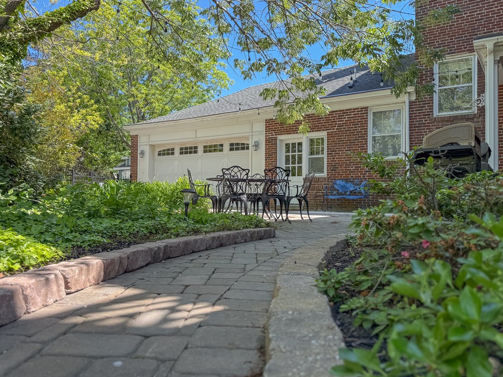 212 Bay Ave 9A