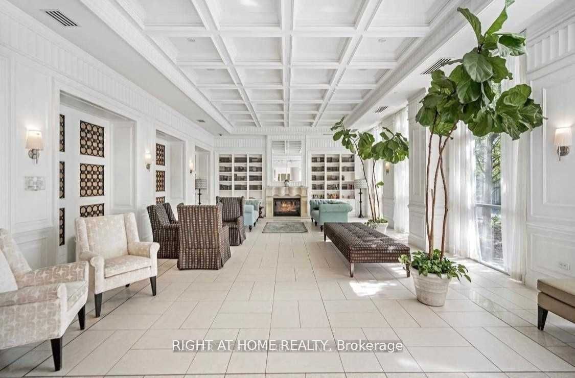 25 Greenview Ave 2319