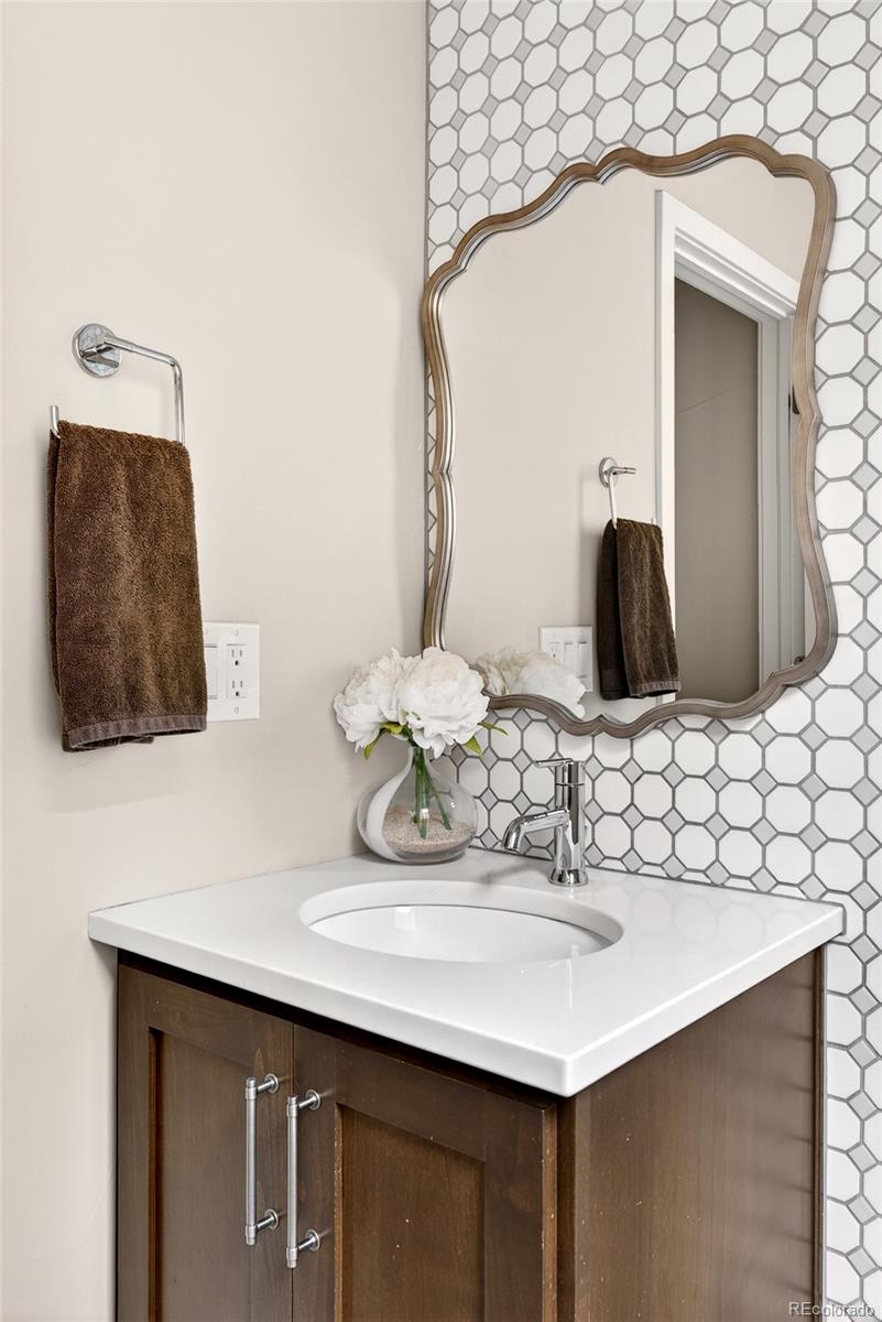 15554 W La Salle Avenue