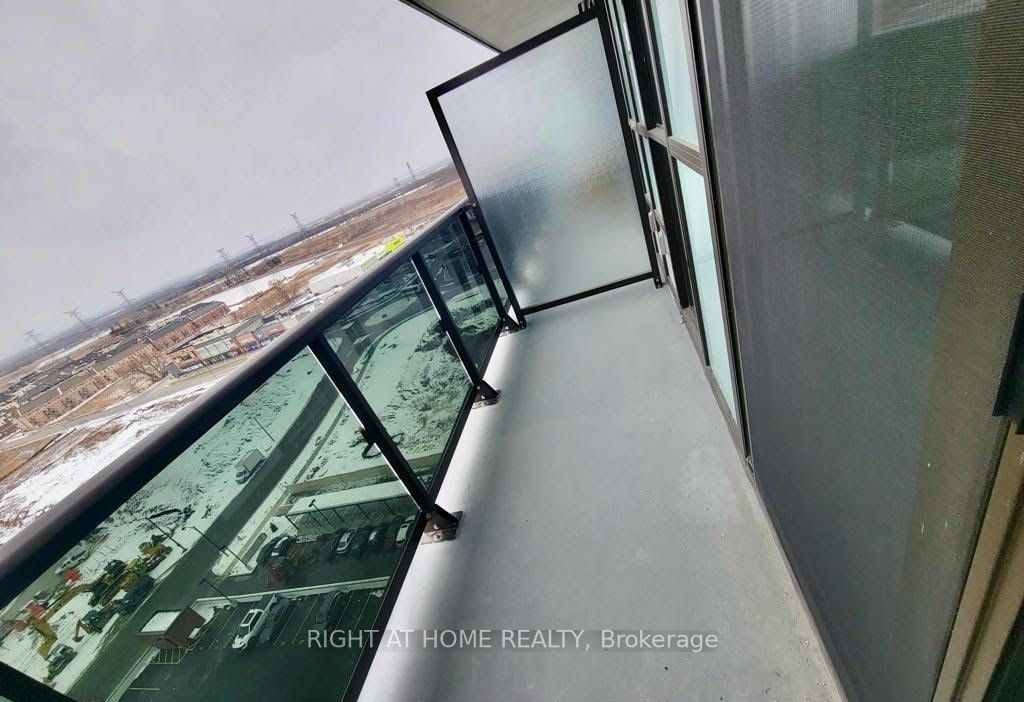 2550 N Simcoe St 1421