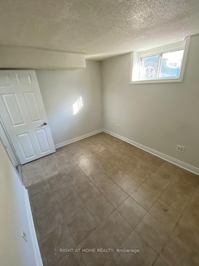224 W Felan Ave