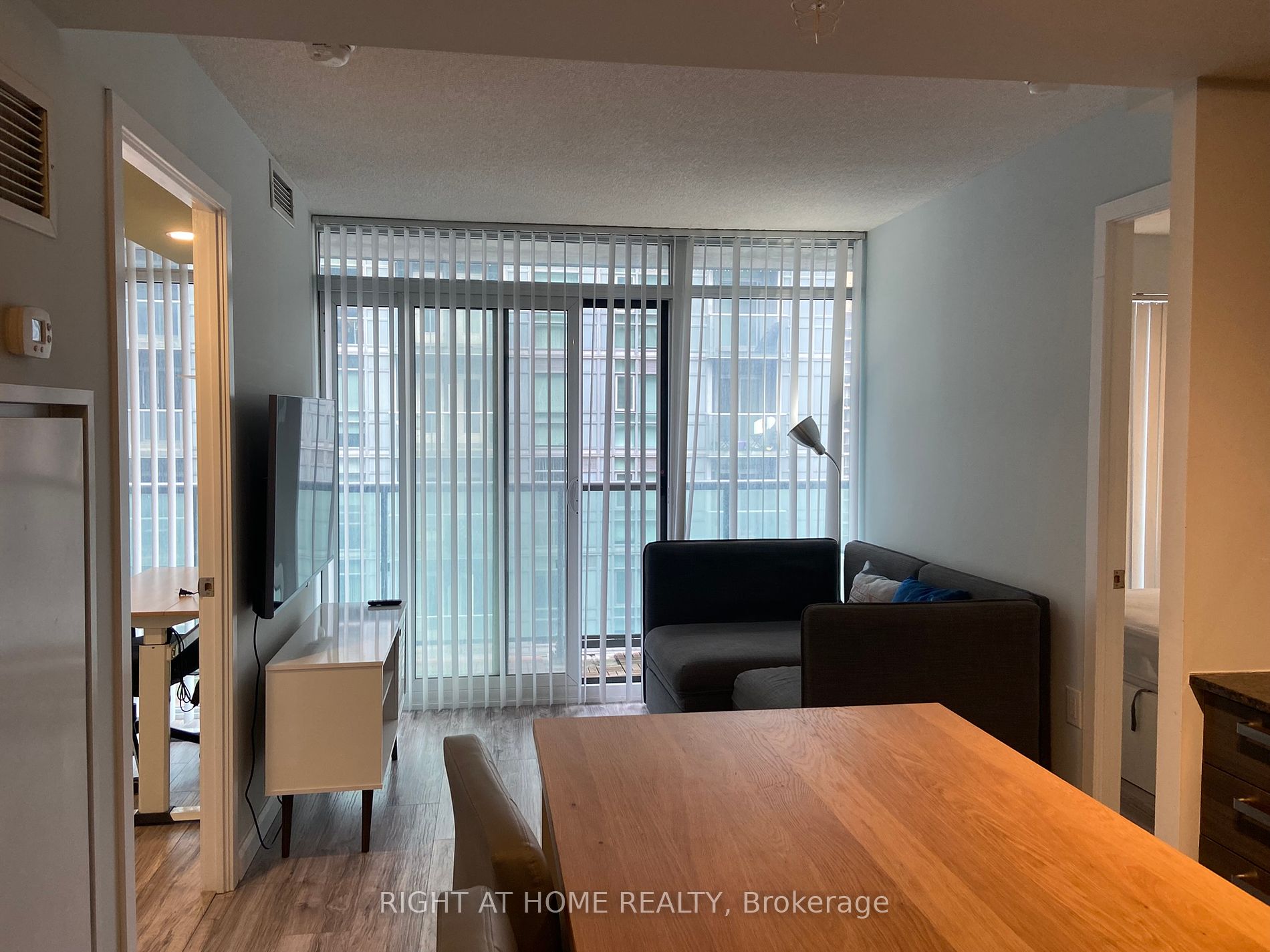 36 Lisgar St 1617