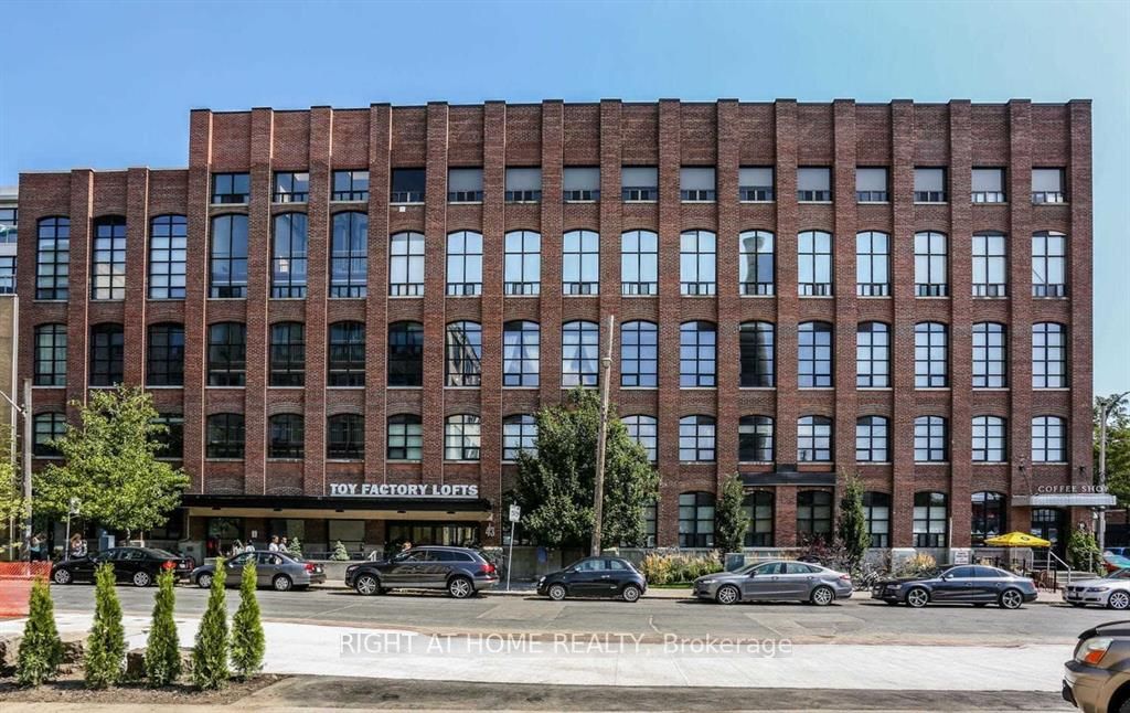 43 Hanna Ave 317