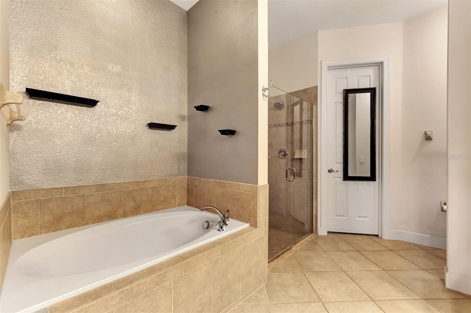 13104 Creekside Lane