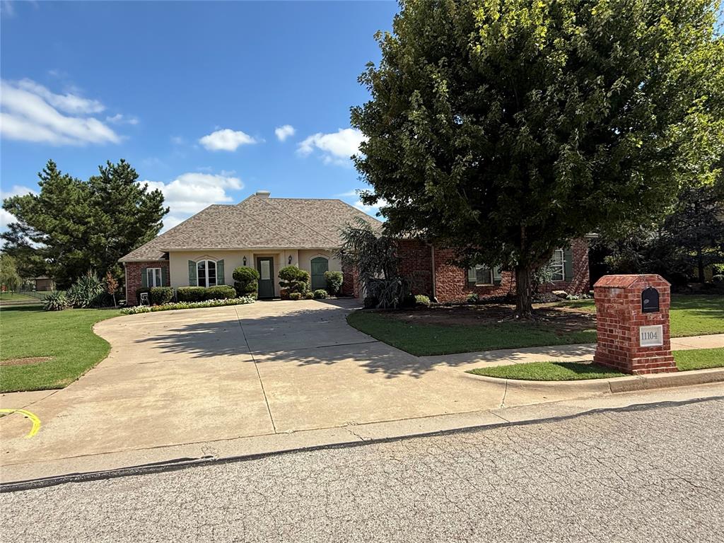 MULTIPLE OFFERS...HIGHEST AND BEST DUE MONDAY OCT 20 BY NOON.
IMAGINE THE AMAZING VIEWS FROM YOUR BACK PATIO!! THIS HOME SITS ON A HIGHLY SOUGHT LAKE LOT AND FEATURES A MASTER SUITE WITH A SITTING AREA AND THE SAME BREATHTAKING VIEW!! MASTER ALSO FEATURES CEILING FAN, AIR JETTED TUB, TOWEL WARMER & DOUBLE VANITIES. 2 SECONDARY BEDROOMS HAVE WALKIN CLOSETS & FULL BATHROOMS. STUDY HAS BUILTINS, CEILING FAN & SMALL BEDROOM/CRAFTROOM ADJACENT. KITCHEN W/ ISLAND, NEW DISHWASHER, PANTRY, BUILTIN WINE RACK & SMOOTH COOKTOP. LAUNDRY BUILTINS & ROD. ABOVE GROUND STORM SHELTER, STAIRS TO ATTIC & HUGE STORAGE ROOM IN GARAGE. BUILTIN SPEAKER SYSTEM, BUILTIN TV CABINET ABOVE FIREPLACE, SPRINKLER SYSTEM & FULL HOUSE GENERATOR ARE AMONGST THE MANY UPGRADES.