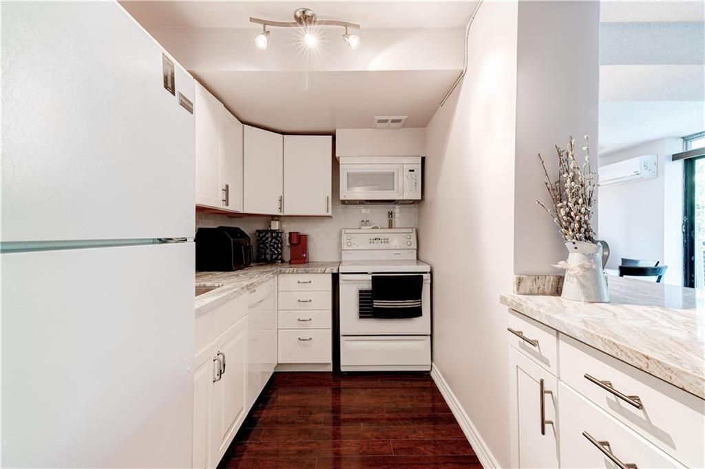 150 CHARLTON Avenue E 308