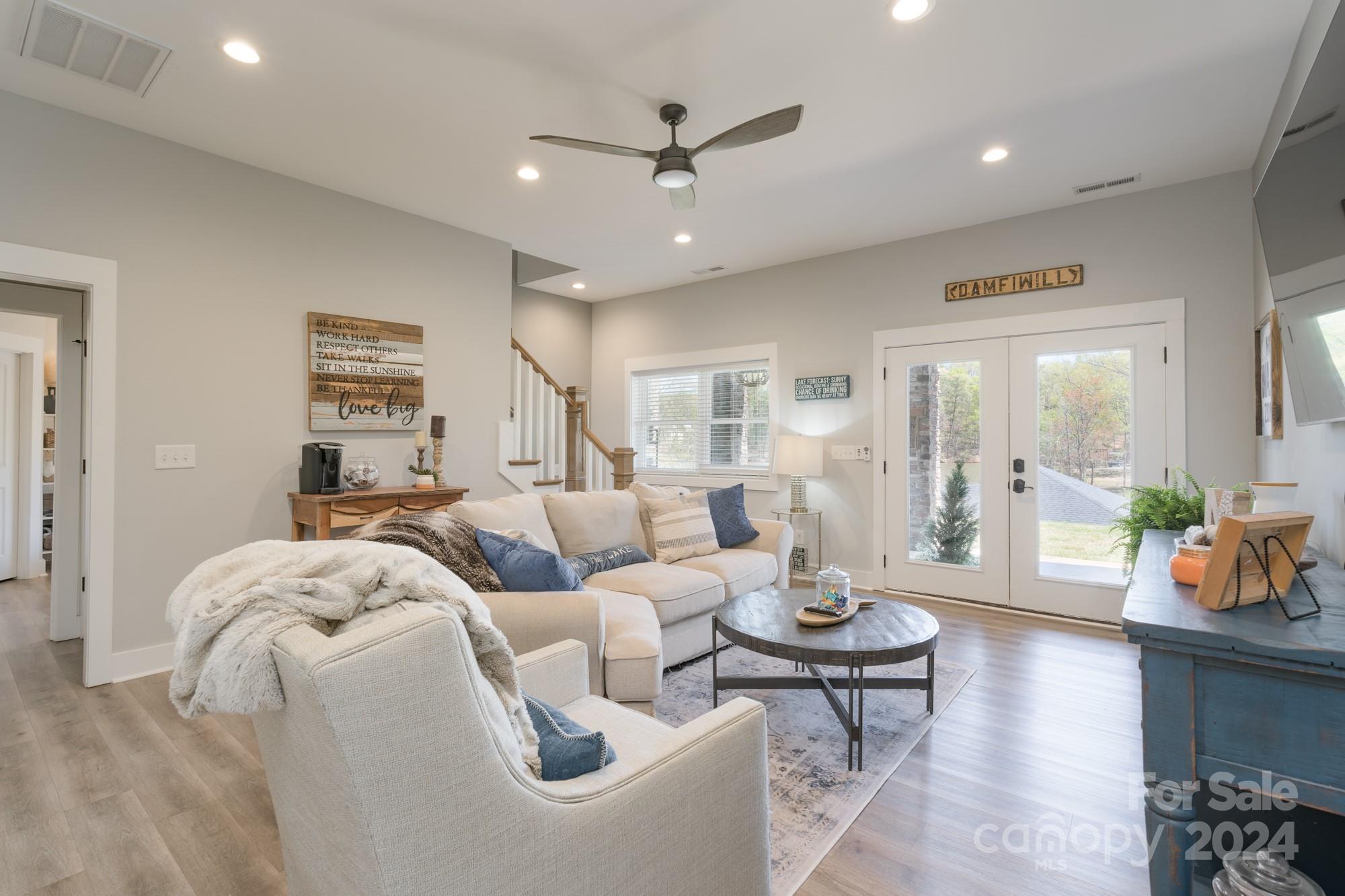 376 Landing Trail