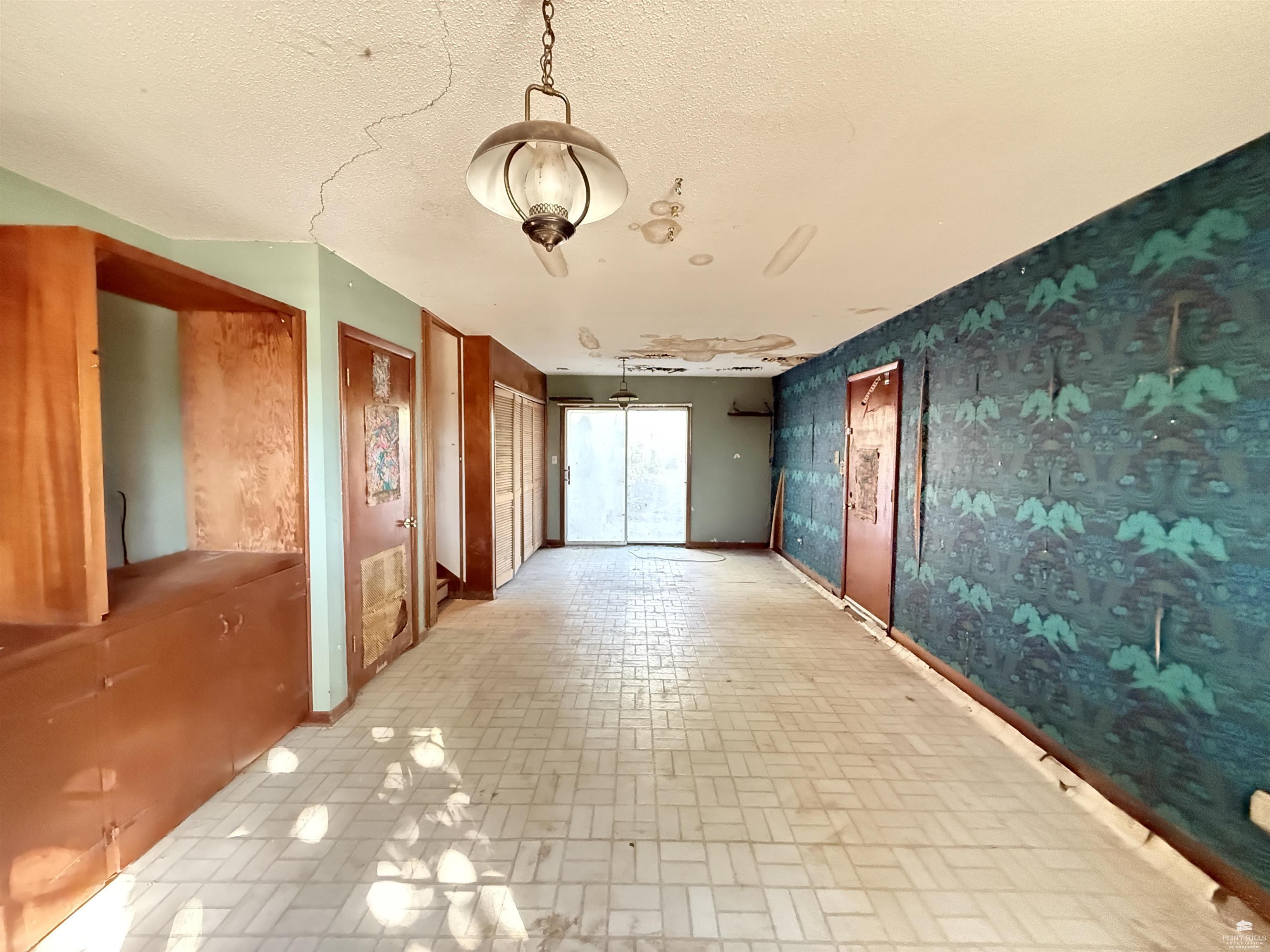 3030 Sunnyside Drive